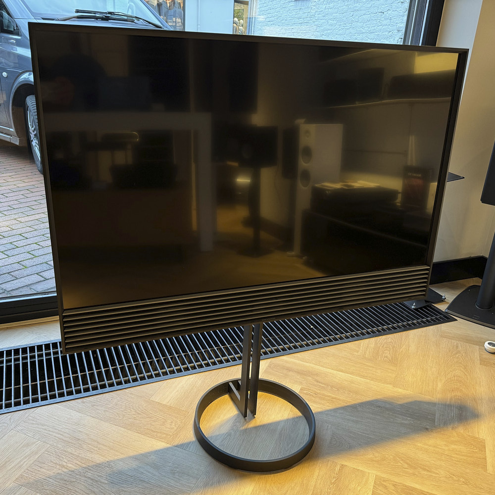 Bang and Olufsen Beovision Horizon 48